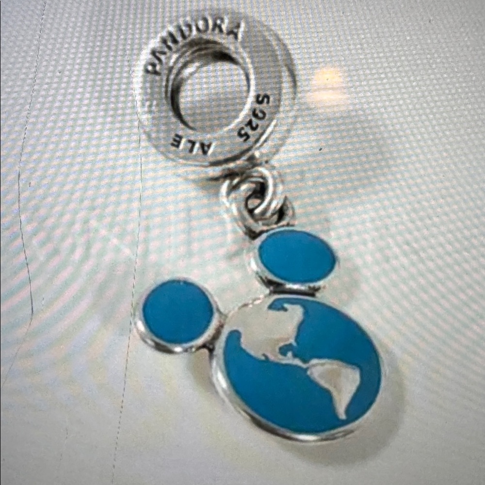 Disney Pandora Charm - Disney Vacation Club New In Box-Retired - Picture 6 of 8
